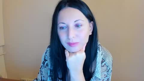 Snapshot of cuckqueenxxl chatting on October 4, 4:22 pm HELEN online show from October 4, 4:22 pm