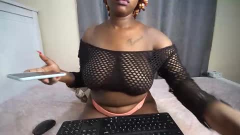 Snapshot of cum_central chatting on October 19, 6:59 am cum_central online show from October 19, 6:59 am