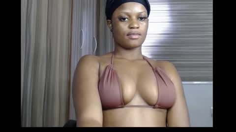 Snapshot of cum_ebony_petitxx chatting on October 8, 3:16 pm cath online show from October 8, 3:16 pm
