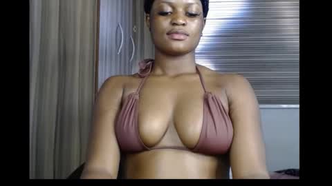 Snapshot of cum_ebony_petitxx chatting on October 9, 3:27 pm cath online show from October 9, 3:27 pm