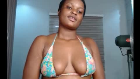 Snapshot of cum_ebony_petitxx chatting on September 11, 5:35 pm cath online show from September 11, 5:35 pm