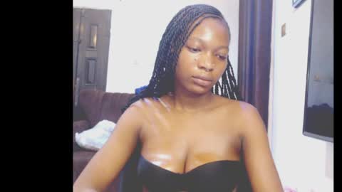 cumebony_petit online show from April 12, 8:06 am