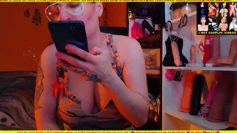 Snapshot of cuminmenowbby chatting on January 3, 2:08 pm cuminmenowbby online show from January 3, 2:08 pm