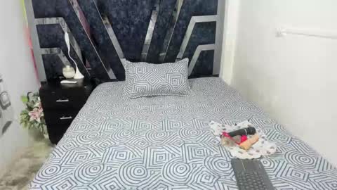 kelly doll allen online show from December 18, 2:27 am