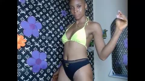 Snapshot of cupidxdoll chatting on February 4, 1:02 am cupidxdoll online show from February 4, 1:02 am