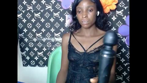 Snapshot of cupidxdoll chatting on February 24, 9:52 pm cupidxdoll online show from February 24, 9:52 pm