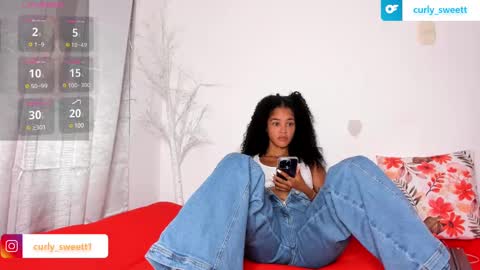 Snapshot of curly_sweett chatting on February 12, 1:16 pm Curly - OF- CURLY SWEETT online show from February 12, 1:16 pm