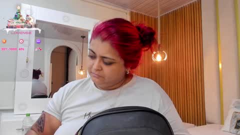 Snapshot of curvy_beauty_ chatting on December 15, 11:23 am Hanna online show from December 15, 11:23 am