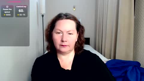 Snapshot of curvy_girlz chatting on October 10, 4:56 pm curvy_girlz online show from October 10, 4:56 pm