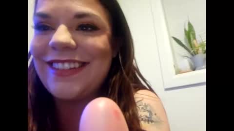 Snapshot of curvyandthic chatting on October 27, 6:09 am Curvyandthic online show from October 27, 6:09 am