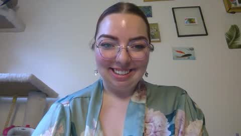 Cate online show from November 20, 7:59 pm