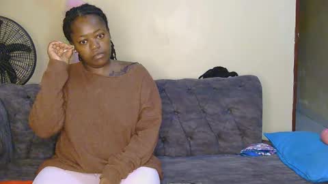 Snapshot of curvyebony1 chatting on February 22, 2:17 am curtis online show from February 22, 2:17 am