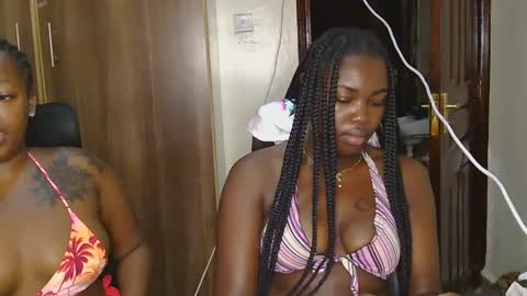 Snapshot of curvyebony1 chatting on March 8, 4:41 am curtis online show from March 8, 4:41 am
