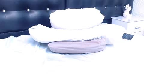 Snapshot of curvyebonyy_ chatting on January 10, 7:14 am Danna online show from January 10, 7:14 am