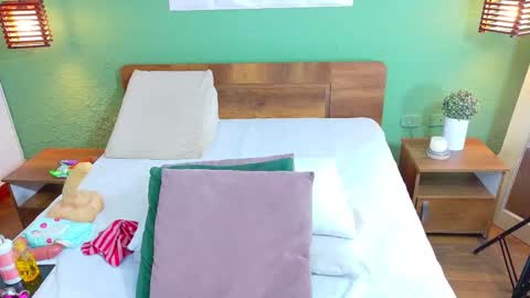Snapshot of curvyebonyy_ chatting on February 22, 7:32 pm Danna online show from February 22, 7:32 pm