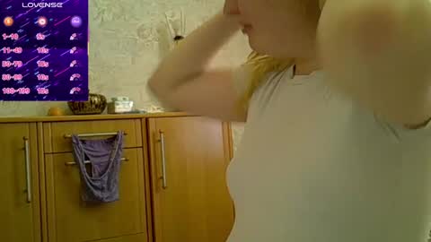 Curvy online show from April 20, 9:23 am