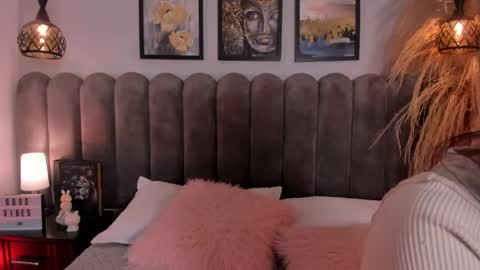 Amber  online show from April 18, 7:18 pm