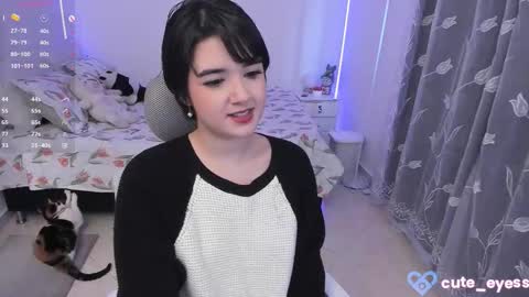 Snapshot of cute_eyess chatting on October 15, 6:10 pm Cute online show from October 15, 6:10 pm