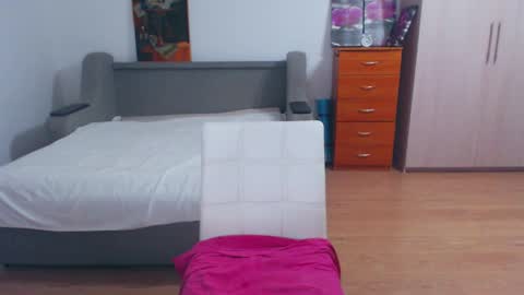 Snapshot of cute_jes chatting on February 5, 6:37 pm cute_jes online show from February 5, 6:37 pm