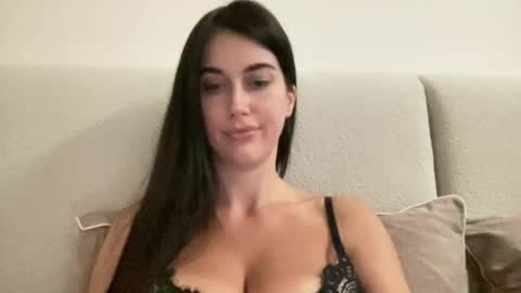 cute_kriss94 online show from July 21, 6:30 pm