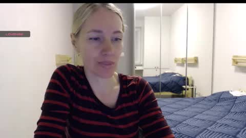 cute_lion_ online show from October 7, 5:06 pm