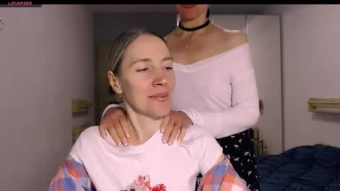 cute_lion_ online show from December 22, 5:16 pm