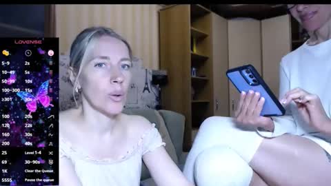 cute_lion_ online show from September 19, 2:38 pm