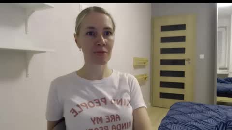 cute_lion_ online show from October 10, 5:51 pm