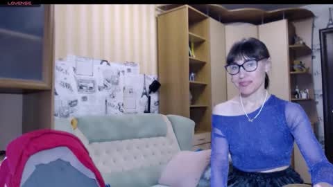 cute_lion_ online show from November 23, 12:29 pm