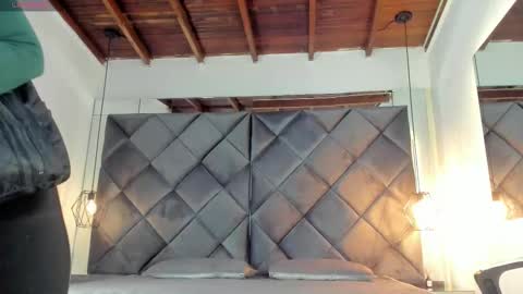 Lizzy online show from January 7, 6:44 pm