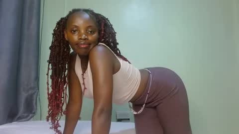 cute_lorna online show from April 13, 10:05 am