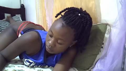 cute_savanna online show from February 13, 2:34 am