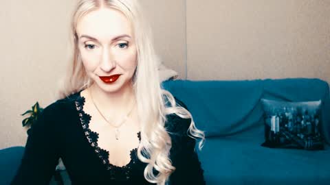 Snapshot of cute_smile_shy chatting on January 16, 8:14 pm cute_smile_shy online show from January 16, 8:14 pm