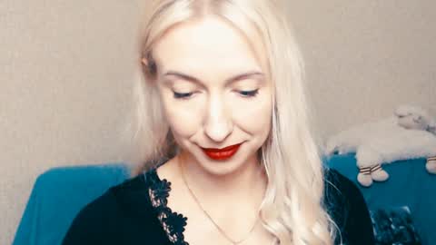 Snapshot of cute_smile_shy chatting on December 26, 2:05 pm cute_smile_shy online show from December 26, 2:05 pm