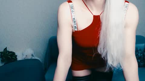 Snapshot of cute_smile_shy chatting on March 4, 7:43 pm cute_smile_shy online show from March 4, 7:43 pm