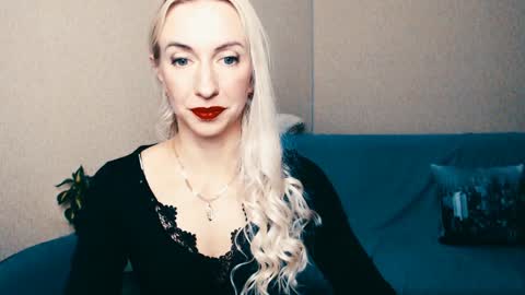 Snapshot of cute_smile_shy chatting on January 10, 9:31 pm cute_smile_shy online show from January 10, 9:31 pm