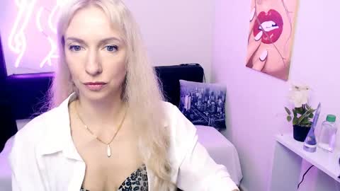 cute_smile_shy online show from June 6, 10:16 pm