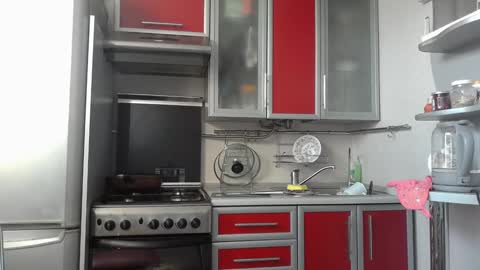Snapshot of cute_strawberry_ chatting on February 6, 7:13 am cute_strawberry_ online show from February 6, 7:13 am