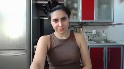 Snapshot of cute_strawberry_ chatting on February 25, 7:42 am cute_strawberry_ online show from February 25, 7:42 am