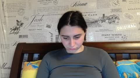 Snapshot of cute_strawberry_ chatting on January 7, 9:35 pm cute_strawberry_ online show from January 7, 9:35 pm