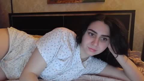Snapshot of cute_strawberry_ chatting on February 14, 5:46 pm cute_strawberry_ online show from February 14, 5:46 pm
