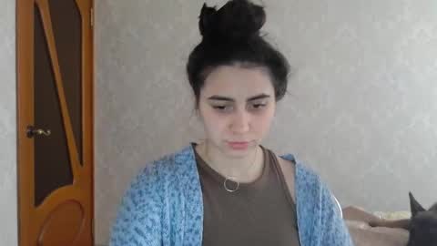 Snapshot of cute_strawberry_ chatting on February 15, 7:38 am cute_strawberry_ online show from February 15, 7:38 am