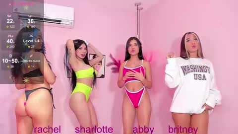 Snapshot of cutee_world chatting on February 22, 1:55 am moderator JAZMIN my team is Abby RachelMia online show from February 22, 1:55 am