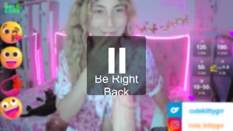 Snapshot of cuteee_kitty chatting on October 7, 12:04 am Kitty online show from October 7, 12:04 am