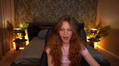 Foxy online show from June 26, 1:23 pm