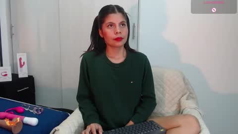 Snapshot of cutehanna1 chatting on March 1, 7:26 pm Hanna online show from March 1, 7:26 pm