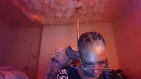 Snapshot of cuteshotkiki chatting on February 15, 2:26 am mary mack online show from February 15, 2:26 am