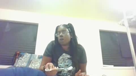 Snapshot of cuteshotkiki chatting on October 13, 6:16 am mary mack online show from October 13, 6:16 am