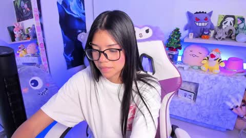 Snapshot of cutestephuwu chatting on December 20, 11:47 pm  - independent model online show from December 20, 11:47 pm