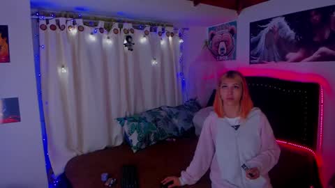 Snapshot of cuteweed420 chatting on January 27, 5:47 am cuteweed420 online show from January 27, 5:47 am